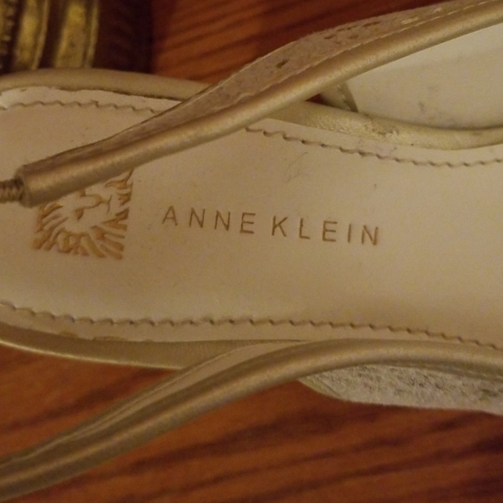 Shoes - Picture 4 of 4